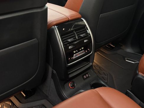 Used 2022 BMW X7 M50i image 73