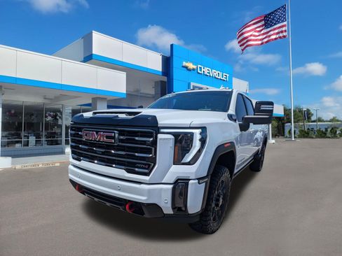 Used 2024 GMC Sierra 2500 AT4 w/ AT4 Premium Plus Package AWD/4WD image 7
