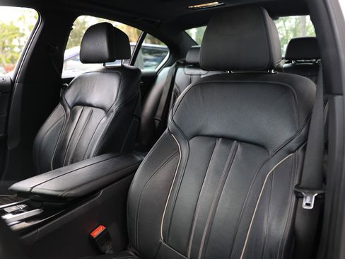 Used 2018 BMW 530i w/ Premium Package RWD image 10