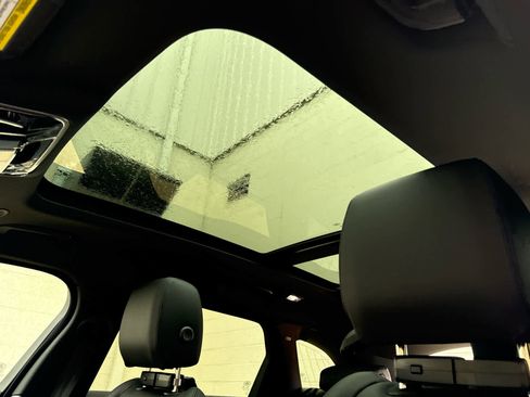 Used 2026 Land Rover Range Rover Velar S image 14