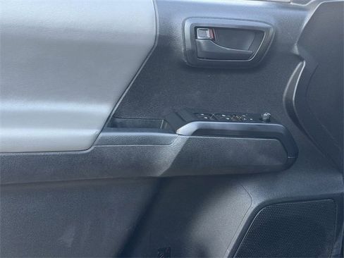 Used 2022 Toyota Tacoma SR w/ SR Convenience Package image 23
