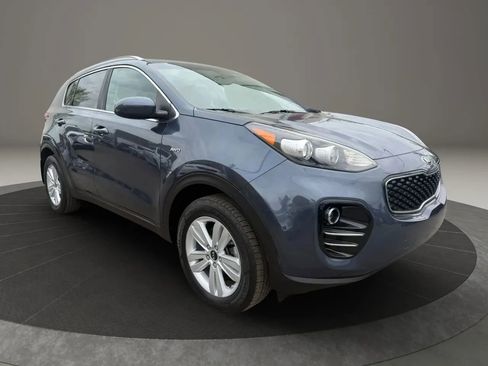 Used 2019 Kia Sportage LX w/ LX Popular Package AWD/4WD image 3
