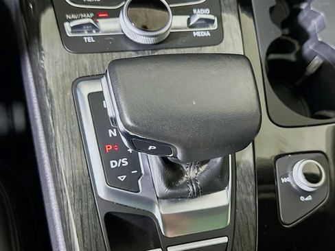 Used 2018 Audi Q7 3.0T Premium Plus AWD/4WD image 17