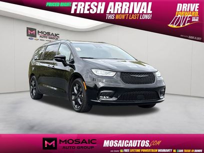Used 2025 Chrysler Pacifica Limited
