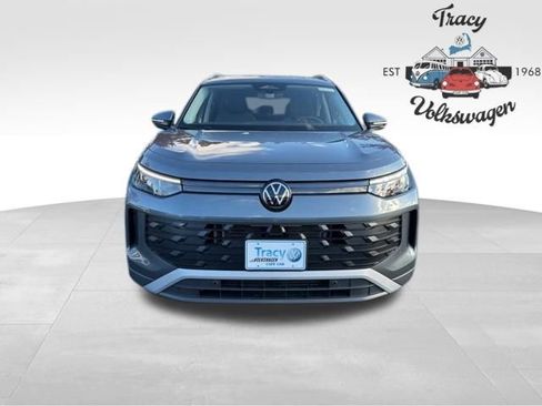 New 2026 Volkswagen Tiguan SE image 2