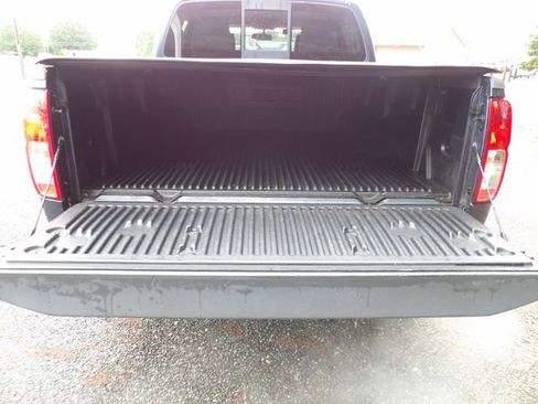 Used 2015 Nissan Frontier SV AWD/4WD image 7