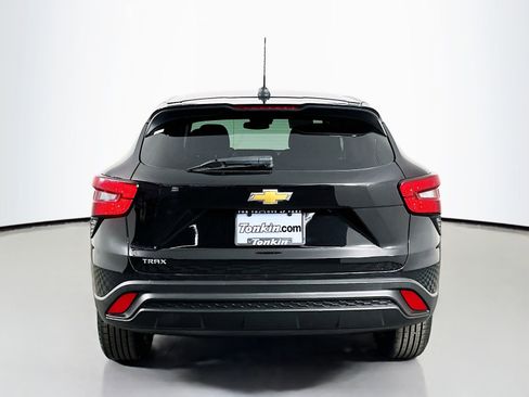 Used 2024 Chevrolet Trax LS FWD image 7