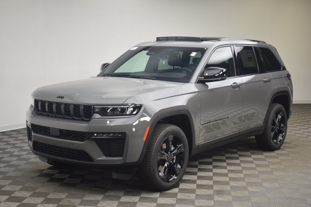 New 2027 Jeep Grand Cherokee Limited AWD/4WD image 16