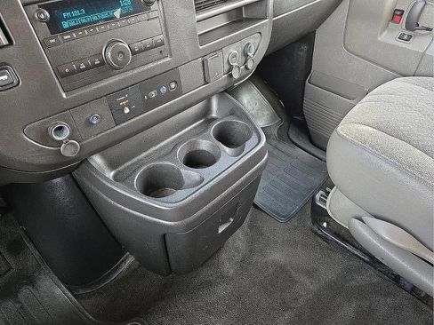 Used 2017 GMC Savana 3500 LT w/ LT Preferred Equipment Group image 25