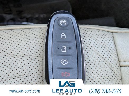 Used 2013 Lincoln MKS image 26
