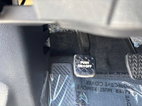 Used 2024 Toyota Camry SE FWD image 18