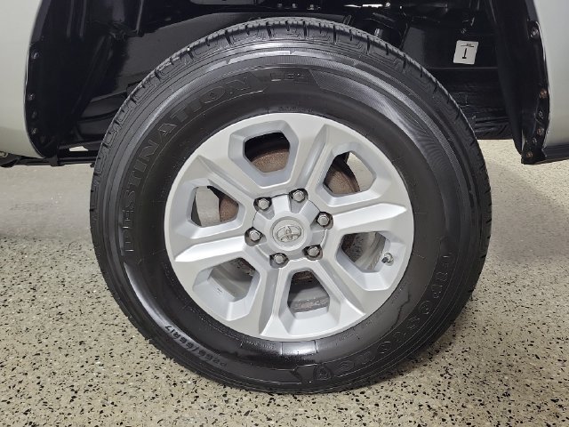 Used 2022 Toyota Tacoma SR w/ SR Convenience Package RWD image 8