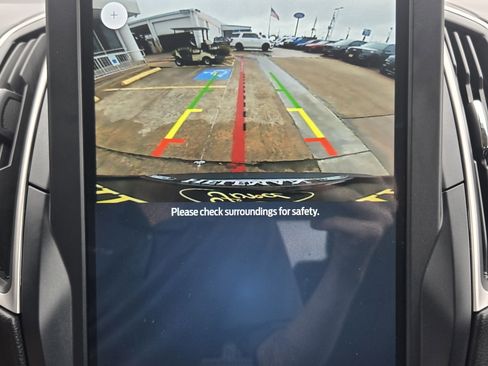 Used 2022 Ford Edge SE image 13