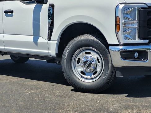 New 2026 Ford F250 XL w/ XL Chrome Package RWD image 2