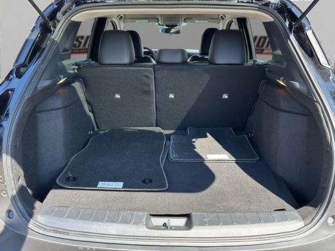 Used 2025 Nissan Kicks SR AWD/4WD image 11