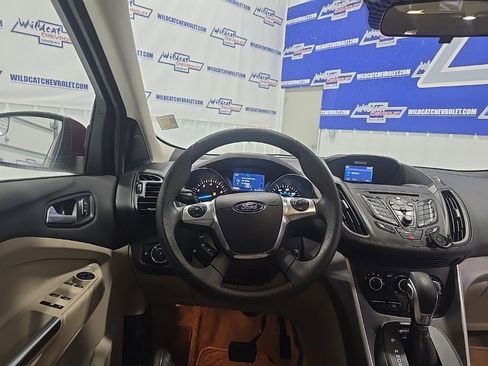 Used 2015 Ford Escape SE image 2