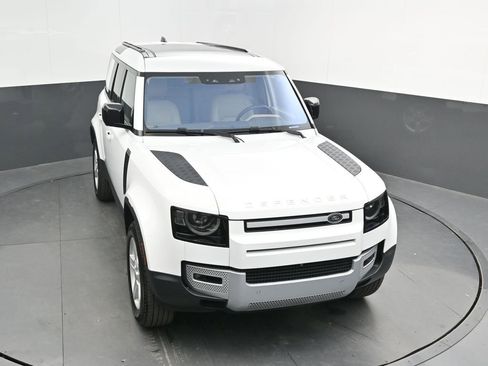 Used 2021 Land Rover Defender 110 SE image 36