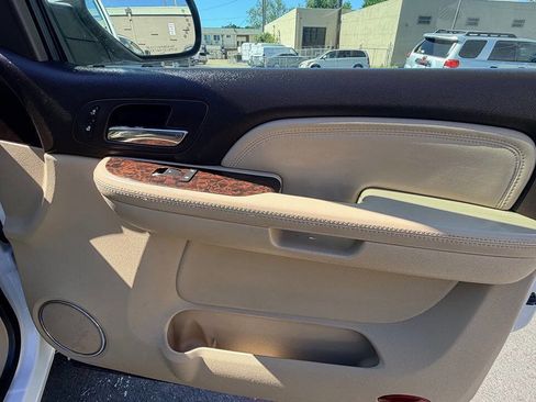 Used 2007 GMC Yukon XL Denali image 29