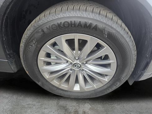 Used 2025 MAZDA CX-90 Plug-In Hybrid w/ Preferred AWD/4WD image 13