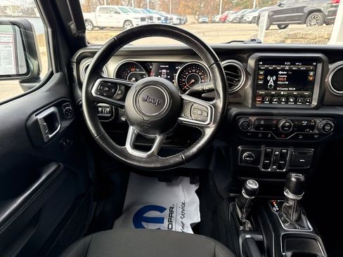 Used 2018 Jeep Wrangler Unlimited Sahara image 13