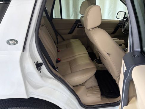 Used 2015 Land Rover LR2 AWD/4WD image 22
