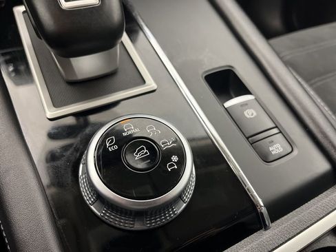 Used 2024 Mitsubishi Outlander SE image 21