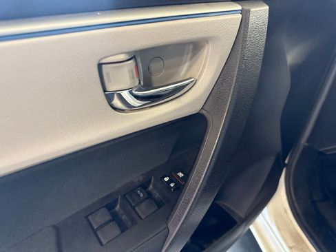Used 2016 Toyota Corolla LE FWD image 18