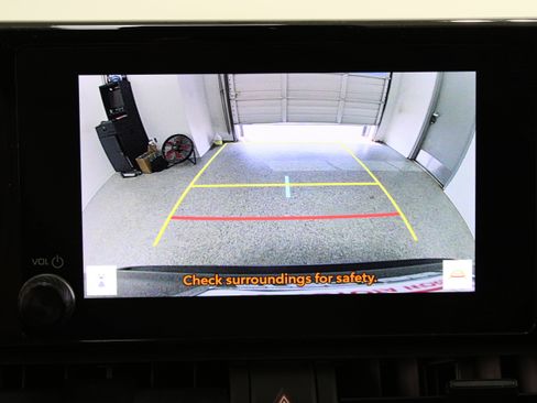 Used 2025 Toyota RAV4 LE AWD/4WD image 19