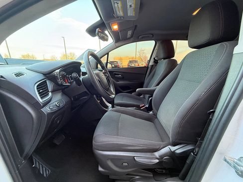 Used 2020 Chevrolet Trax LS image 16