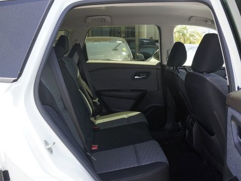 Used 2023 Nissan Rogue SV FWD image 19