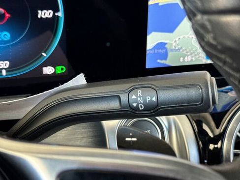 Used 2023 Mercedes-Benz EQB 300 4MATIC image 27