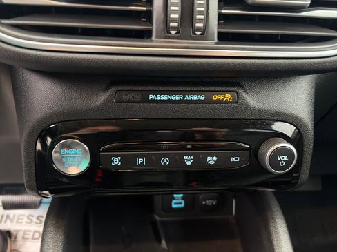 Used 2023 Ford Escape Platinum image 28