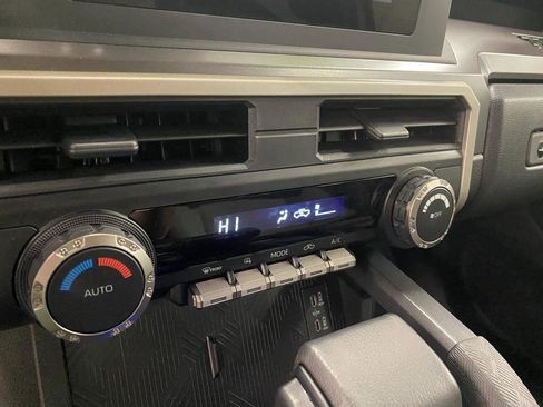 Used 2025 Toyota Tacoma TRD Off-Road image 7