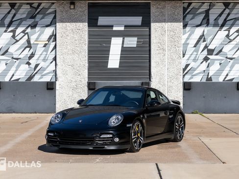 Used 2012 Porsche 911 Turbo S image 4