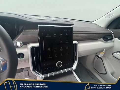 New 2026 GMC Acadia Denali w/ Super Cruise Package FWD image 19