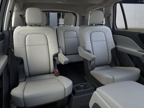 New 2026 Lincoln Aviator Reserve w/ Luxury Package image 11