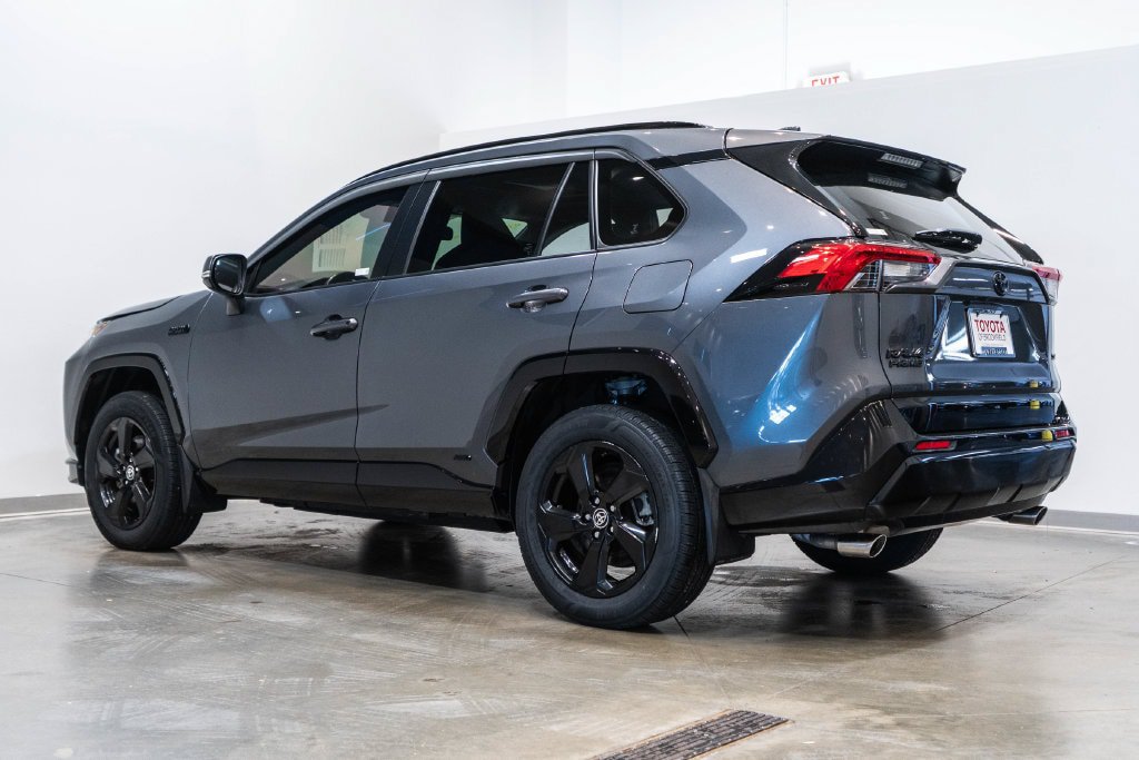 Used 2023 Toyota RAV4 SE w/ Weather & Moonroof Package AWD/4WD image 7