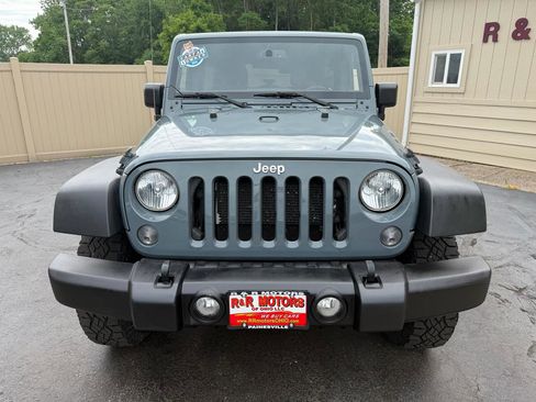 Used 2015 Jeep Wrangler Unlimited Sport w/ Quick Order Package 24S AWD/4WD image 8