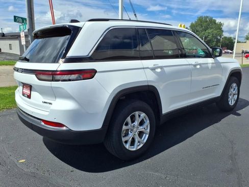 Used 2023 Jeep Grand Cherokee Limited image 3