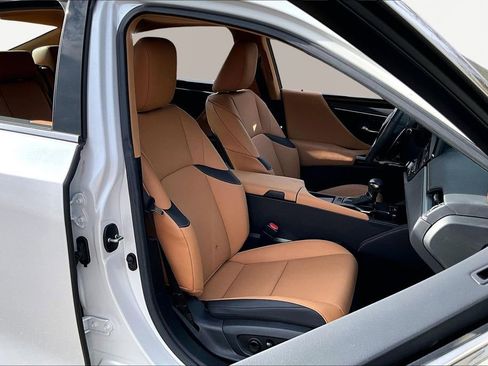 Used 2024 Lexus ES 350 w/ Premium Package image 20