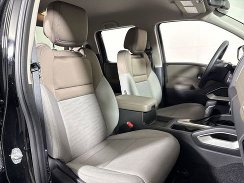 Used 2022 Nissan Frontier SV w/ Technology Package image 12