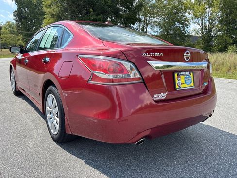 Used 2014 Nissan Altima 2.5 S w/ Display Audio Package FWD image 3