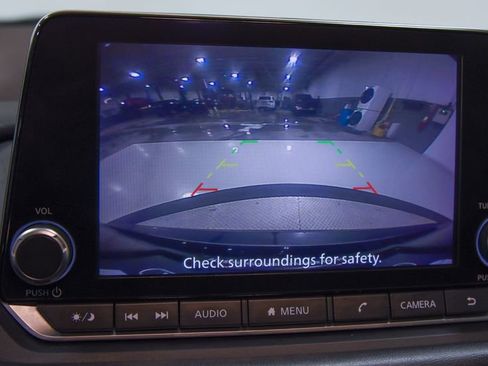 Used 2022 Nissan Rogue S image 18