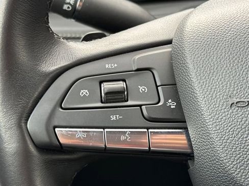 Used 2024 Cadillac XT4 Premium Luxury image 37