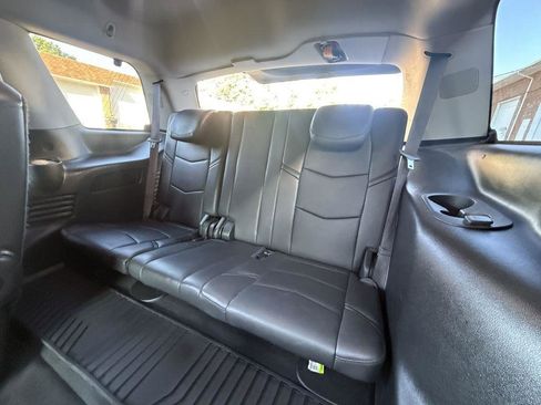 Used 2017 Cadillac Escalade Premium Luxury AWD/4WD image 25