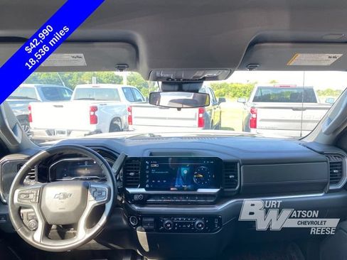 Used 2023 Chevrolet Silverado 1500 RST AWD/4WD image 19