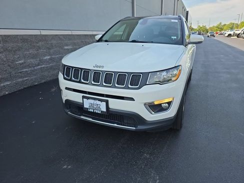 Used 2018 Jeep Compass Limited w/ Navigation Group AWD/4WD image 2