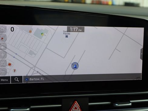 Used 2024 Hyundai Elantra SEL FWD image 13