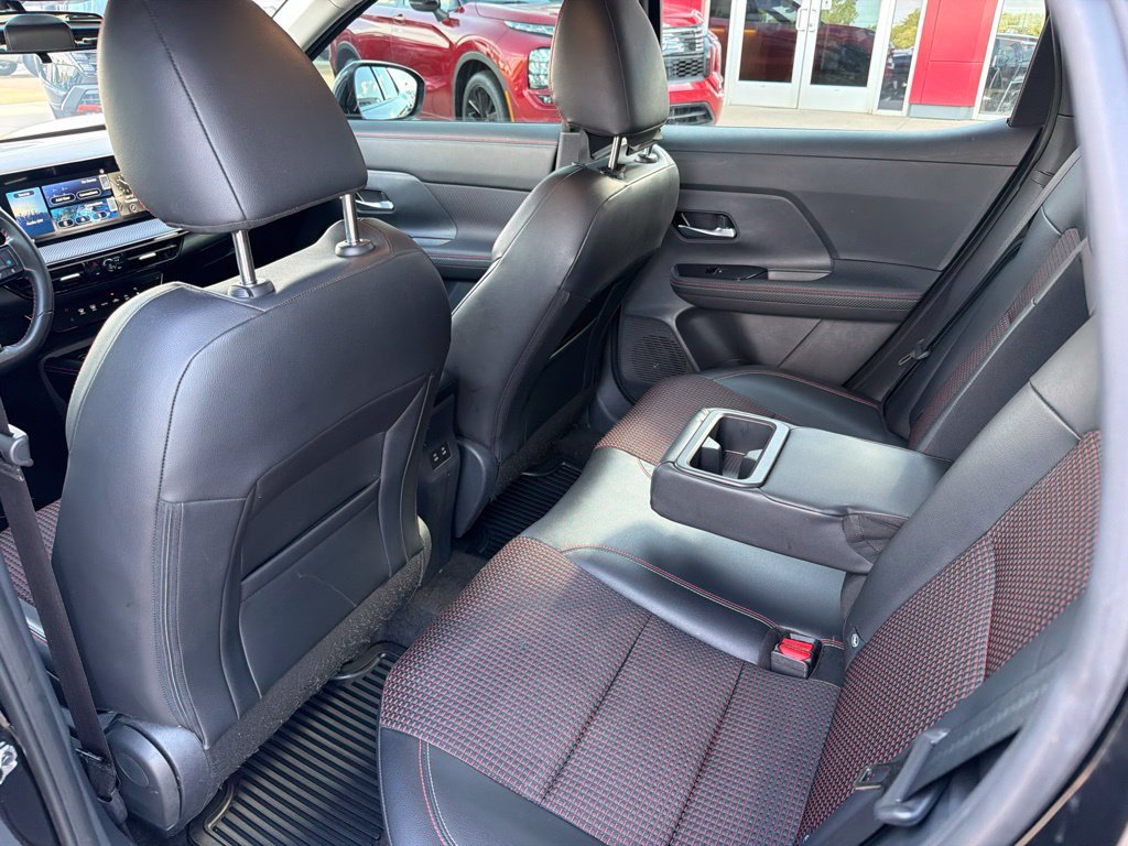 Used 2025 Nissan Kicks SR AWD/4WD image 17