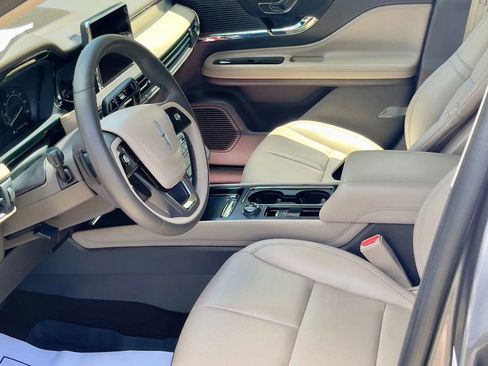 Used 2022 Lincoln Corsair AWD w/ Equipment Group 101A image 9